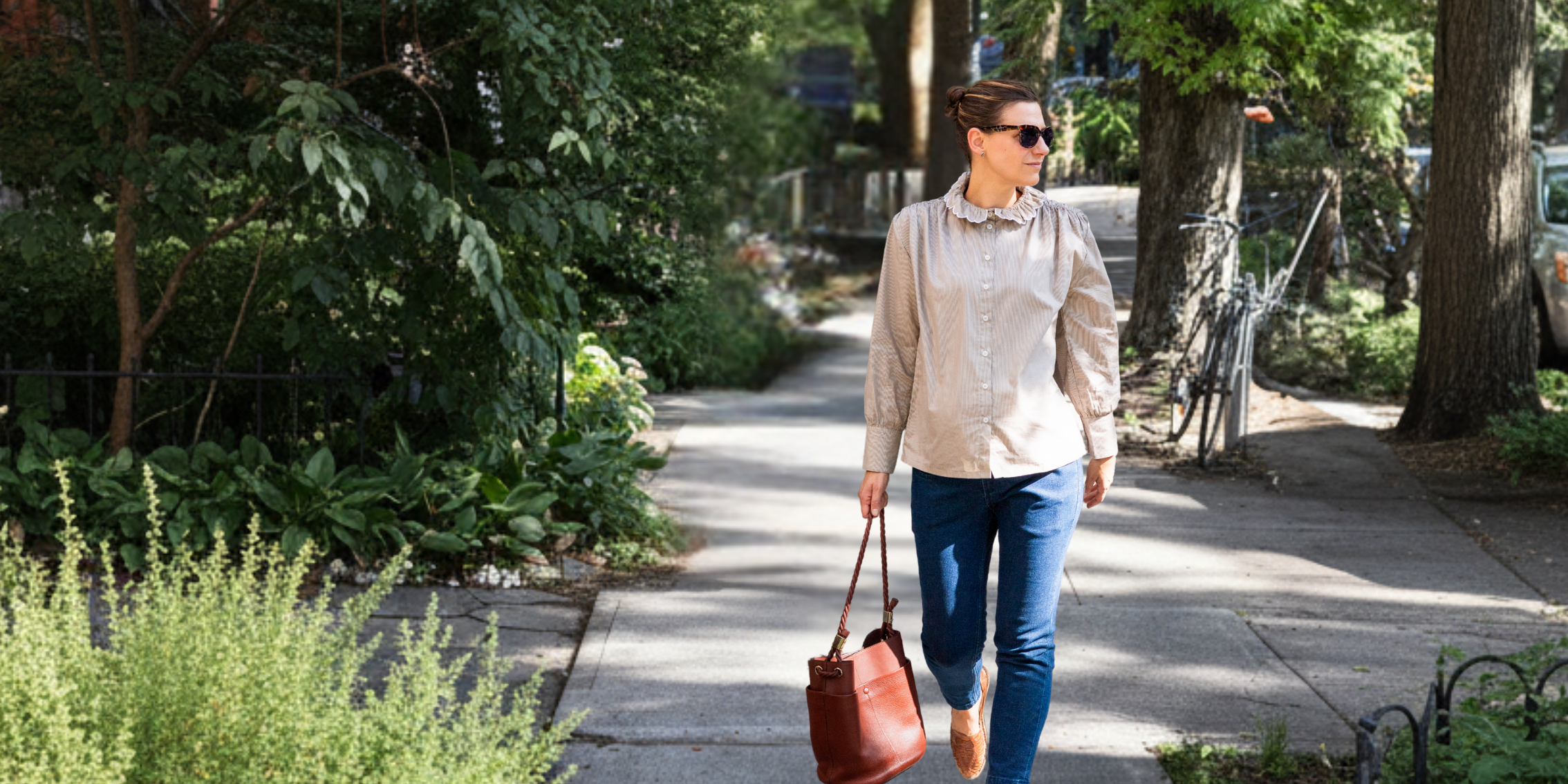 Femme habillée en Solveig collection, vêtement pour femmes